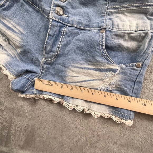 Almost Famous Women's SZ 9 Distressed Denim Shorts Lace Trim Baby Doll JCP49898 - Picture 11 of 14